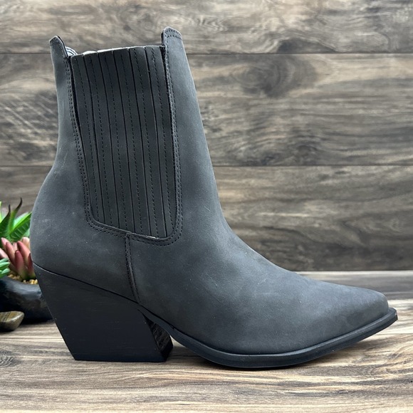 NEW Steve Madden 8M Terezza Grey Nubuck Pull On Pointed Toe Western Ankle Bootie - Picture 7 of 12